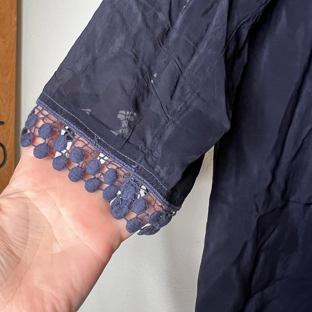 💕Johnny Was Navy Embroidered Tunic Blouse💕 - Picture 3 of 8